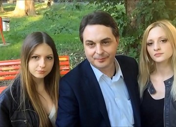 Horny Guy Adores Everything About Group Sex And A Blowjob In The Park