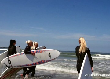 Four Hot Surfer Girls Eat Pussy In The Sand During A Foursome