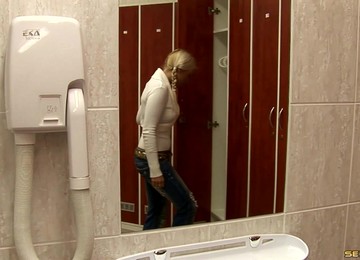 Blonde Milf Takes A Hot Bath Before Being Screwed Hardcore