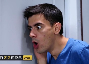 Petite Latina Jeni Angel Gets Dominate By MILF Ryan Keely