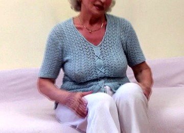 Mature Blonde Granny Fingering Her Hairy Pussy Seductively