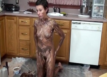 Babe Gets The Freaky Food Fetish Going In The Kitchen