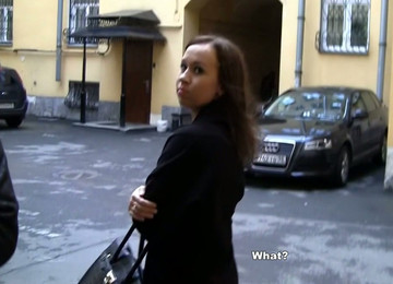 Bodacious Gal In Dangerously Short Dress Strips For Money