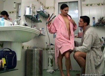 Homemade Video With An Amateur Brunette Fucking In Her Asshole