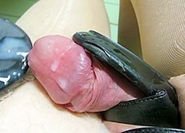 Heels Insertion With Cum Pouring Out