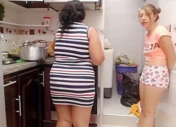 Valery_Krozz Exposes Her GF, And Her Mom To Eachother On Cam