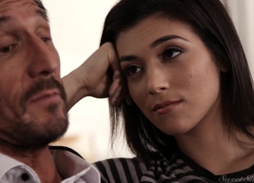 Brooklyn Gray Seduced Daddy To Fuck In Hard Way