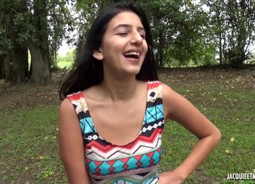 Hot Babe Anna Amateur Porn Video