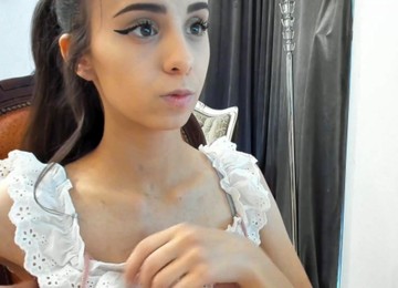 Pretty Brunette Girl Next Door Solo On Webcam