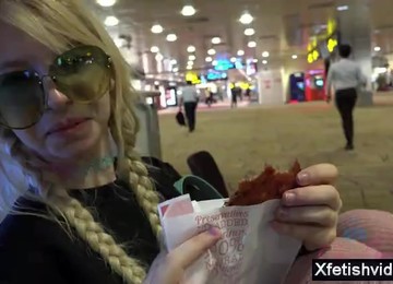 Very Hot Girlfriend Footjob With Creampie