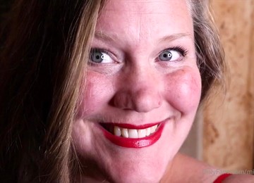 Amateur BBW Mom With Extremely Massive Jugs Teasing Topless