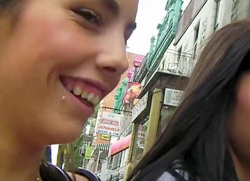 Sweet Babe Lane Sisters Gets Jeans Ass Shot Outside