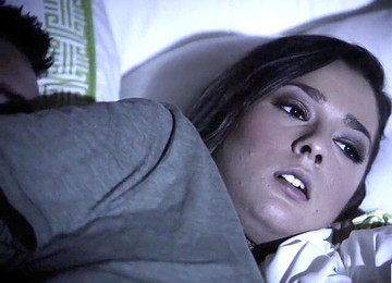 Daughter, Jungfrau, Rodzina