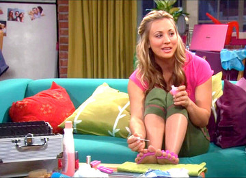 Soles, Kaley Cuoco Leaked Photos, Candid