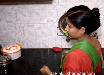 A Lustful Indian Beauty Is Hungry For Hot Sex