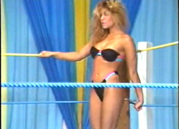 Oil Wrestling, Catfighting