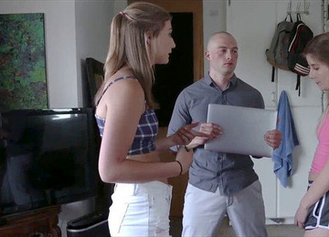 Sister, Dee Williams