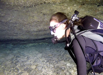 Besos Bajo El Agua, Diver