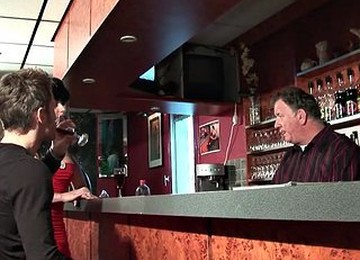 Amateur Slut In A Analysis Swinger Club