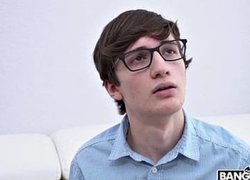 Helena Price Sitting On The Guy's Face And Gets Pussy Licked