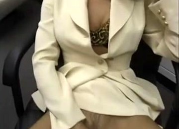 Mère Britannique Je Voudrais Baiser Nici Stirling Dans Un 3bo Lesbo