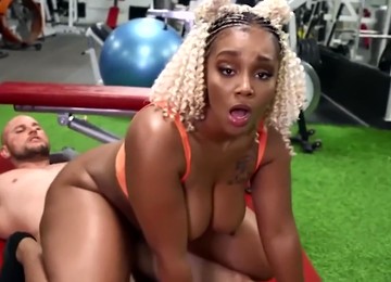 Curby Ebony Babe Mimi Curvaceous Twerks