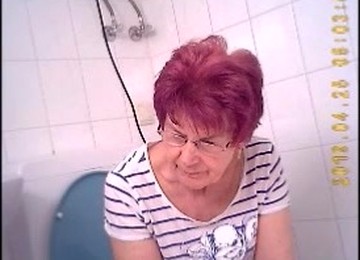 Granny Piss