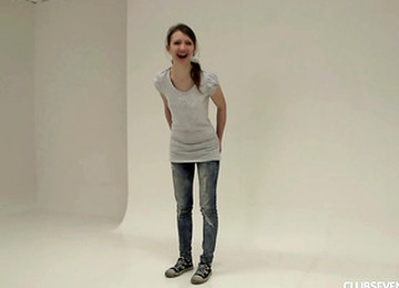 Teen Mona Naked At Casting