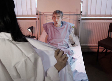 Sexual Addicted Nurse Shows Her Tempting Body Under Medical Uniform