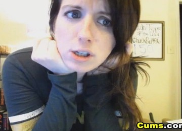 Bosomy Hottie 18-Year-Old Babe Pleasure Herself