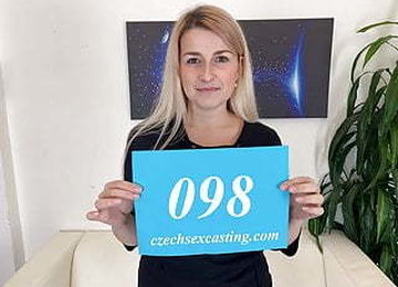 Mils Model Showed Her Wet Hungry Pussy