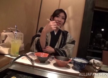 Delectable Japanese Babe Giving A Wild Blowjob In The Pool