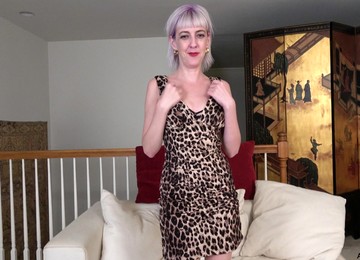 Sex-starved Ugly Woman Sylvia S Is Masturbating Cunt