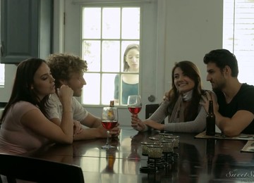 Sizzling Hottie And Her Boyfriend Have Passionate Sex In The Kitchen