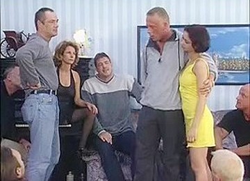 MILF Fisting Gangbang