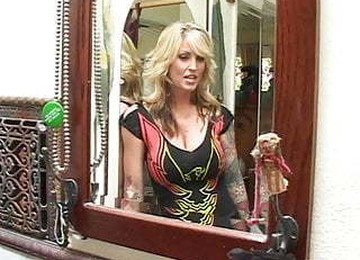 Jannies Looks Amazing In This Threesome