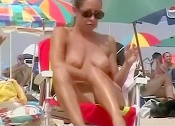 Nude Beach - Superb Babes Like The Attention
