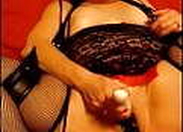 Dee's New SEX MACHINE!