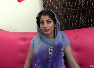 Black Penis For A Babe In Blue Nadia Ali Who Screams Loudly