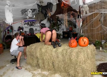 Cowgirl With Natural Tits Gets Cum In Her Mouth After Fucking