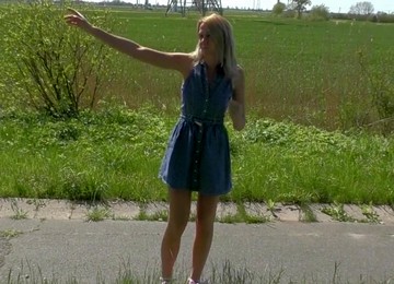 Gorgeous MILF Outdoor Fuck With A Stranger