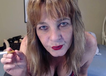 Your Smoking Slut - TacAmateurs