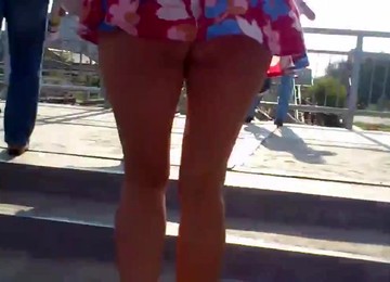 Upskirt Windy 12