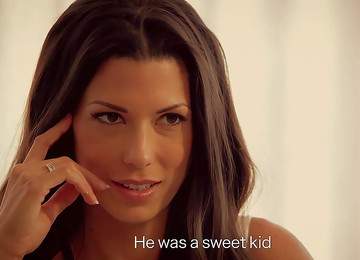 Stunning & Bored Girlfriend Alexa Tomas Loves Anal Sex