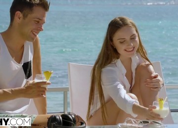 Beautiful DJ Fan Lena Reif Meets And Gets Gaped By Her Obsession