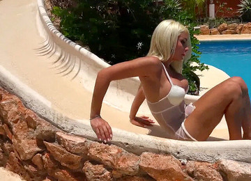 Underwater, Recent, Underwater Jizz Flow