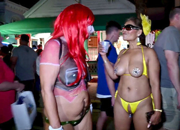 Street, Public Flashing, Recent