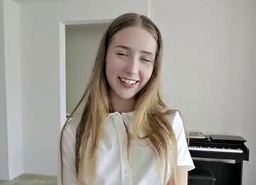 Creampied Stepsister Easily Handles Stepbros Big Cock