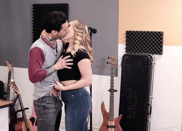 Tattooed Boyfriend Fucks Face And Yummy Slit Of Seductive Babe AJ Applegate