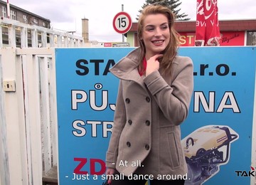 Brunette Victoria Shows Her Sucking And Riding Skills In The Car